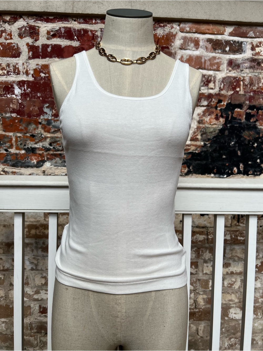 Alice & Olivia Classic White Ribbed Tank Top - size small